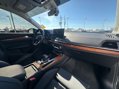 Used 2023 Audi Q5 2.0T Prestige w/ Prestige Package image 29