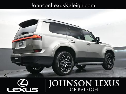 Used 2024 Lexus GX 550 w/ Cold Area Package AWD/4WD image 20