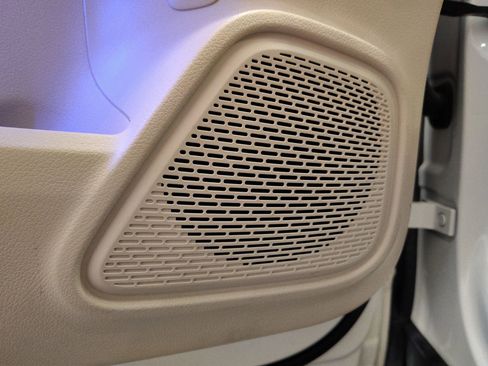 Used 2022 Mercedes-Benz GLB 250 4MATIC image 21