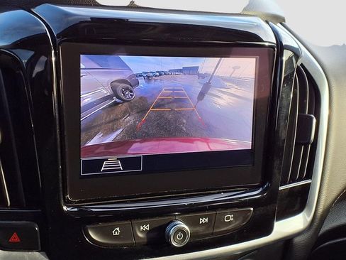 Used 2020 Chevrolet Traverse LT image 10