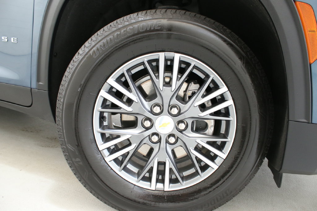 Certified 2026 Chevrolet Traverse LT FWD image 34