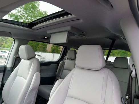 Used 2023 Honda Odyssey Touring image 23