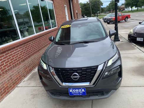 Used 2023 Nissan Rogue S image 4