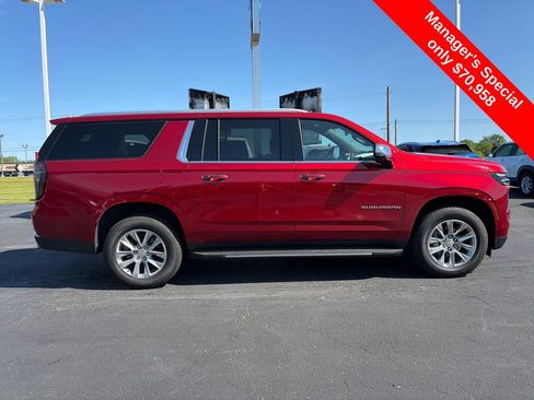 Used 2025 Chevrolet Suburban Premier AWD/4WD image 10