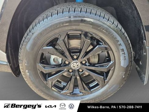 Used 2022 Toyota RAV4 XSE AWD/4WD image 11