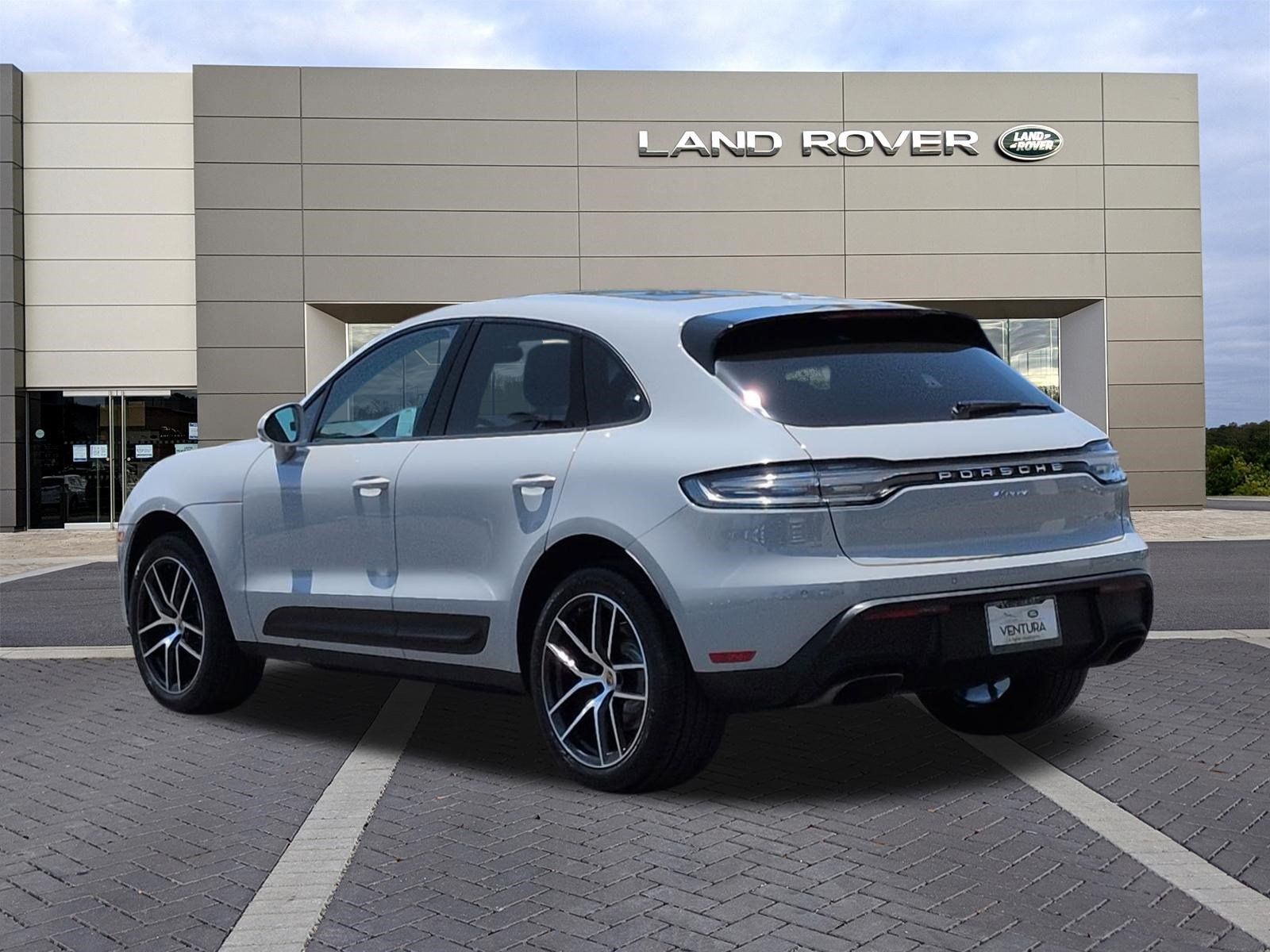 Used 2024 Porsche Macan Turbo AWD/4WD image 7