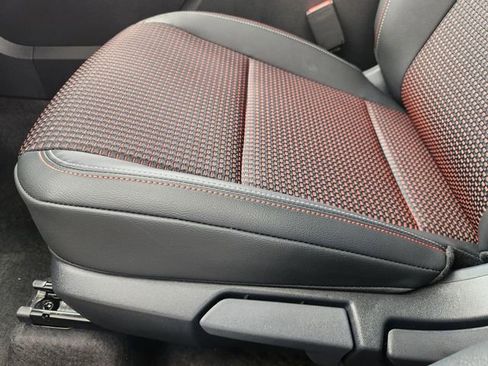 New 2025 Nissan Kicks SR image 18