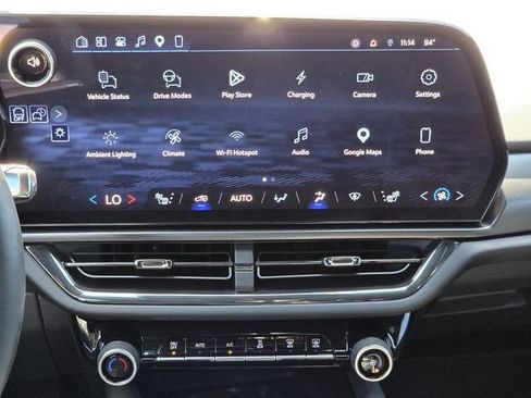 Certified 2025 Chevrolet Equinox EV RS FWD image 12