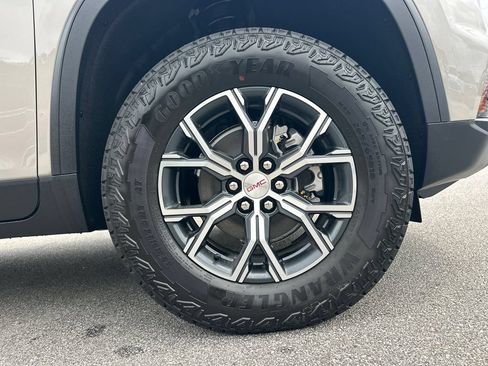 New 2026 GMC Acadia AT4 w/ Luxury Package AWD/4WD image 13