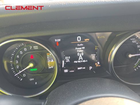 Used 2023 Jeep Wrangler Unlimited Sahara w/ Cold Weather Group AWD/4WD image 2