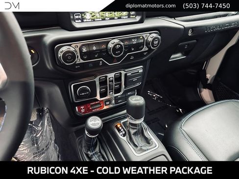 Used 2023 Jeep Wrangler Unlimited Rubicon 4xe w/ Cold Weather Group AWD/4WD image 31