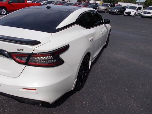 Used 2023 Nissan Maxima SR w/ Sport Mat Group FWD image 14