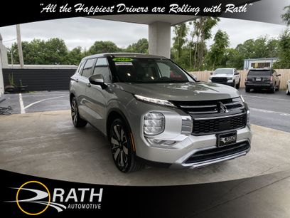 Used 2025 Mitsubishi Outlander SE