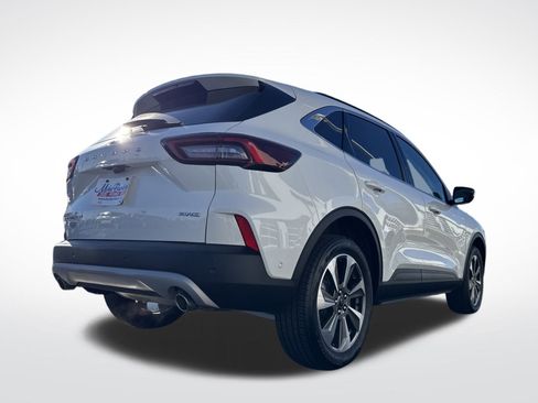 Used 2024 Ford Escape Platinum w/ Premium Technology Package image 9