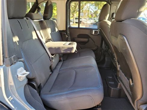 Used 2024 Jeep Wrangler Unlimited Rubicon 4xe image 22