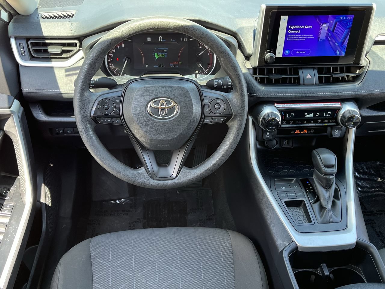 Used 2025 Toyota RAV4 XLE FWD image 10
