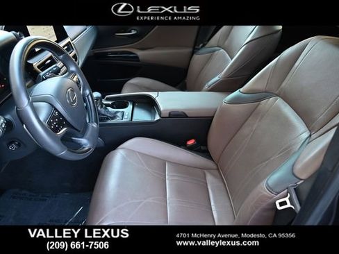 Used 2023 Lexus ES 300h 300h w/ Accessory Package (Z2) image 9