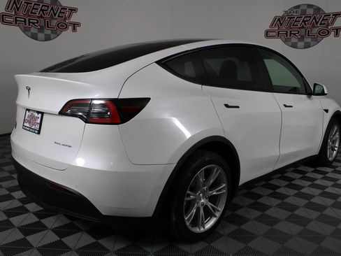 Used 2020 Tesla Model Y Long Range image 7