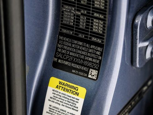 Used 2021 Land Rover Discovery Sport SE image 52