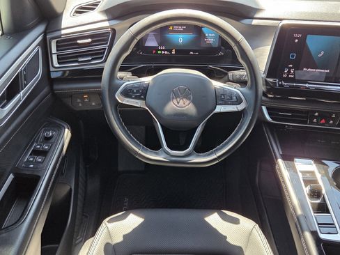 Used 2024 Volkswagen Atlas Cross Sport SE image 6