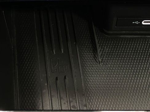 Certified 2025 Volkswagen Atlas SEL Premium R-Line AWD/4WD image 28