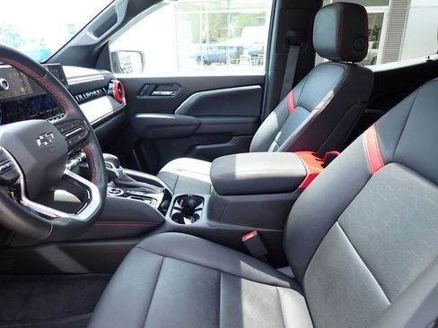 Used 2023 Chevrolet Colorado Z71 w/ Z71 Convenience Package 2 AWD/4WD image 16
