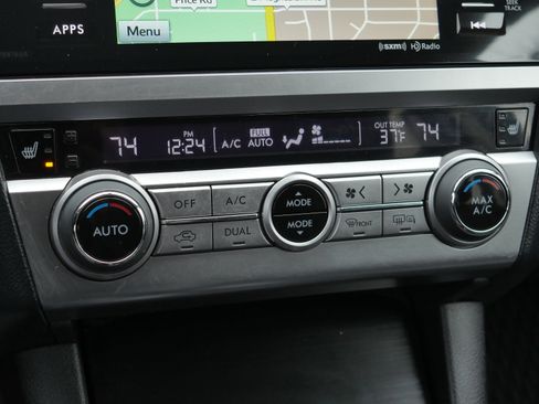 Used 2017 Subaru Outback 3.6R Limited image 14