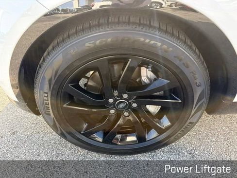 Used 2020 Land Rover Discovery Landmark AWD/4WD image 17