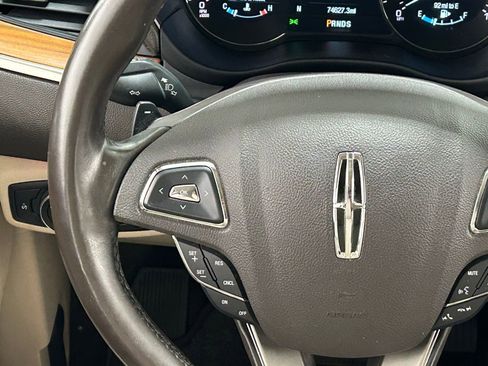 Used 2018 Lincoln MKC Select w/ Select Plus Package FWD image 11