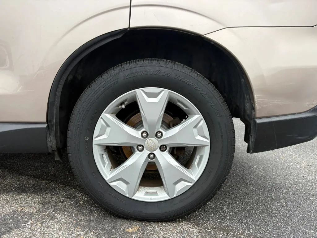 Used 2015 Subaru Forester 2.5i w/ Alloy Wheel Package AWD/4WD image 24