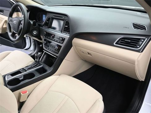 Used 2017 Hyundai Sonata Sport image 16