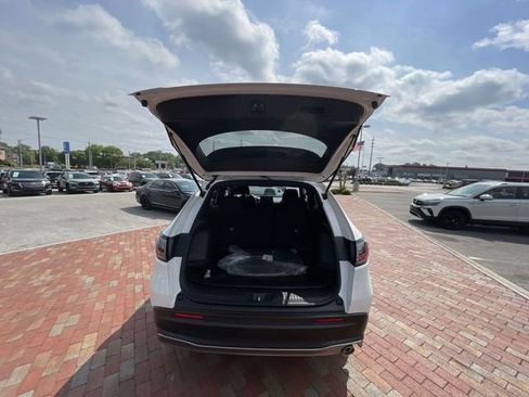 Certified 2025 Honda HR-V Sport image 33