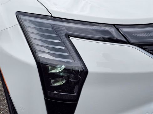 New 2027 Chrysler Pacifica Select FWD image 4