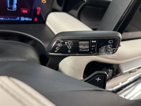 New 2026 Lincoln Aviator AWD image 20