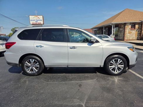 Used 2019 Nissan Pathfinder SL FWD image 6