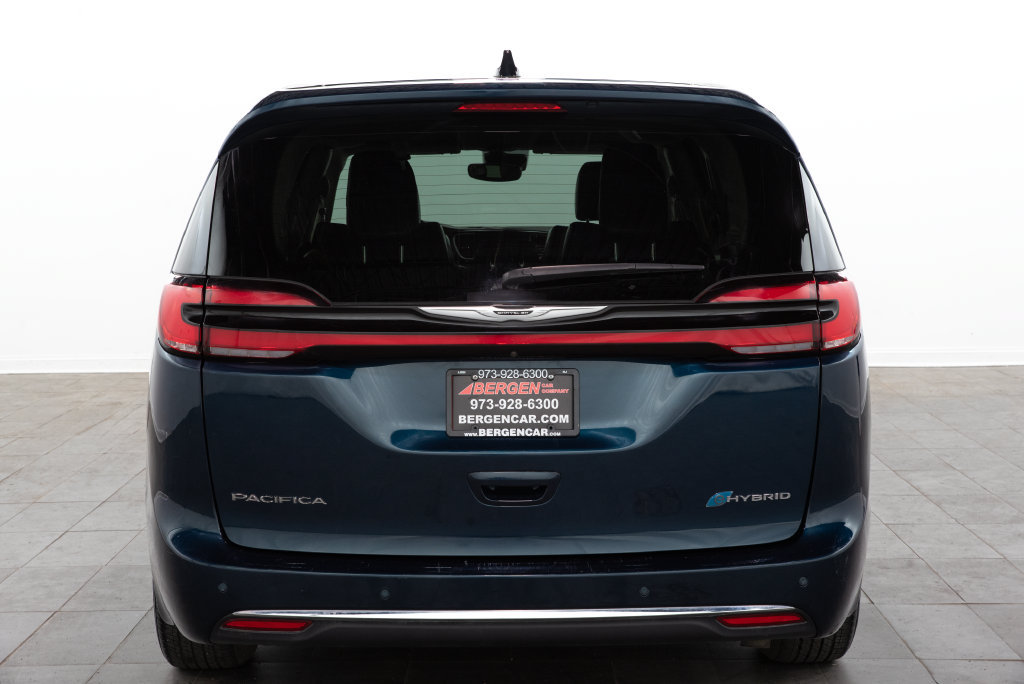 Used 2024 Chrysler Pacifica Limited FWD image 13