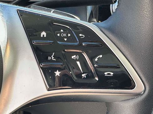 Used 2025 Mercedes-Benz GLC 350e 4MATIC image 20