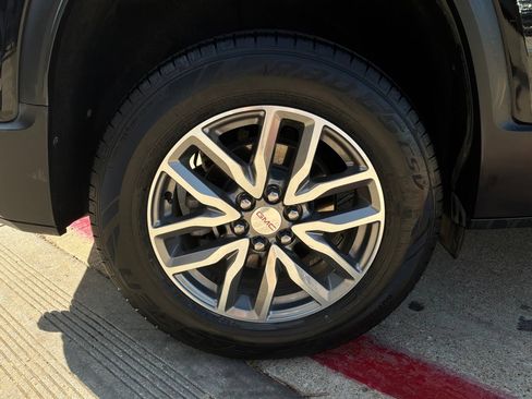 Used 2018 GMC Acadia SLE FWD image 8