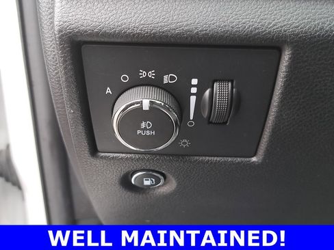 Used 2020 Jeep Grand Cherokee Laredo image 27