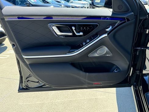 Used 2024 Mercedes-Benz S 580 4MATIC Sedan image 16