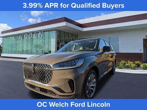 Certified 2025 Lincoln Aviator Reserve RWD image 9