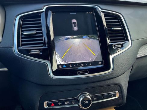 Used 2023 Volvo XC90 T8 Ultimate w/ Lounge Package image 24