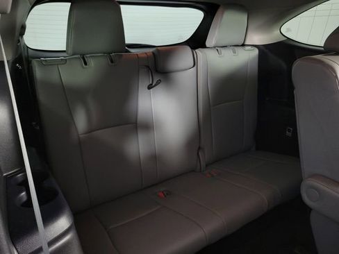 Used 2022 Toyota Highlander XLE AWD/4WD image 15