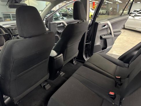 Used 2018 Toyota RAV4 XLE image 43