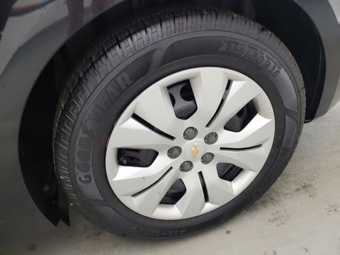 Used 2015 Chevrolet Cruze LS FWD image 31