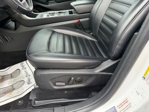 Used 2024 Ford Edge SEL image 12