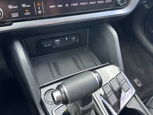 Used 2025 Kia Sportage EX FWD image 18