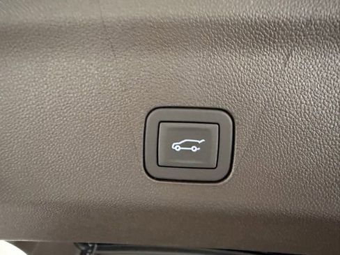 New 2026 GMC Yukon XL Elevation image 9