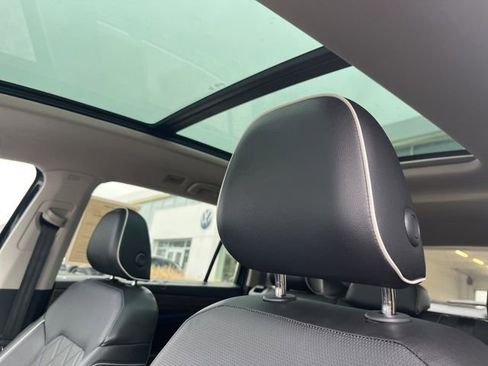 Used 2024 Volkswagen Atlas SEL Premium R-Line image 43