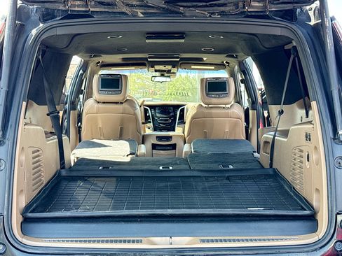Used 2018 Cadillac Escalade ESV Platinum AWD/4WD image 7